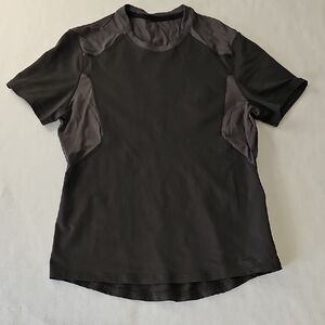 Lululemon Mens Black and Gray Short Sleeve Athletic Shirt *no Size Tag